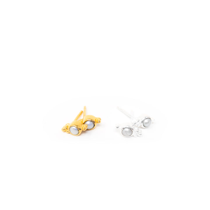 Heirloom Dainty Stud Pearl