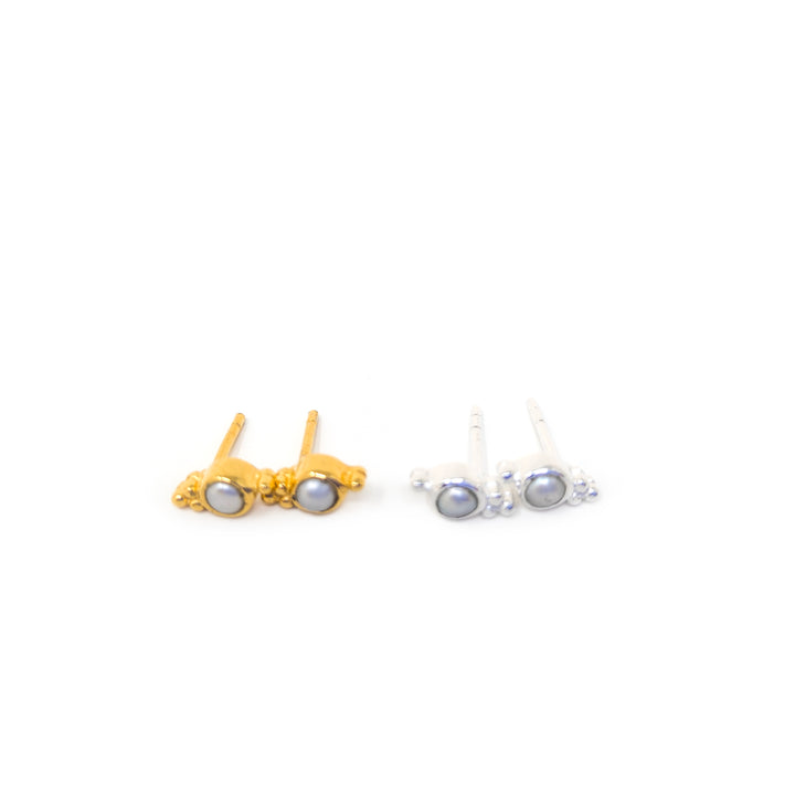 Heirloom Dainty Stud Pearl