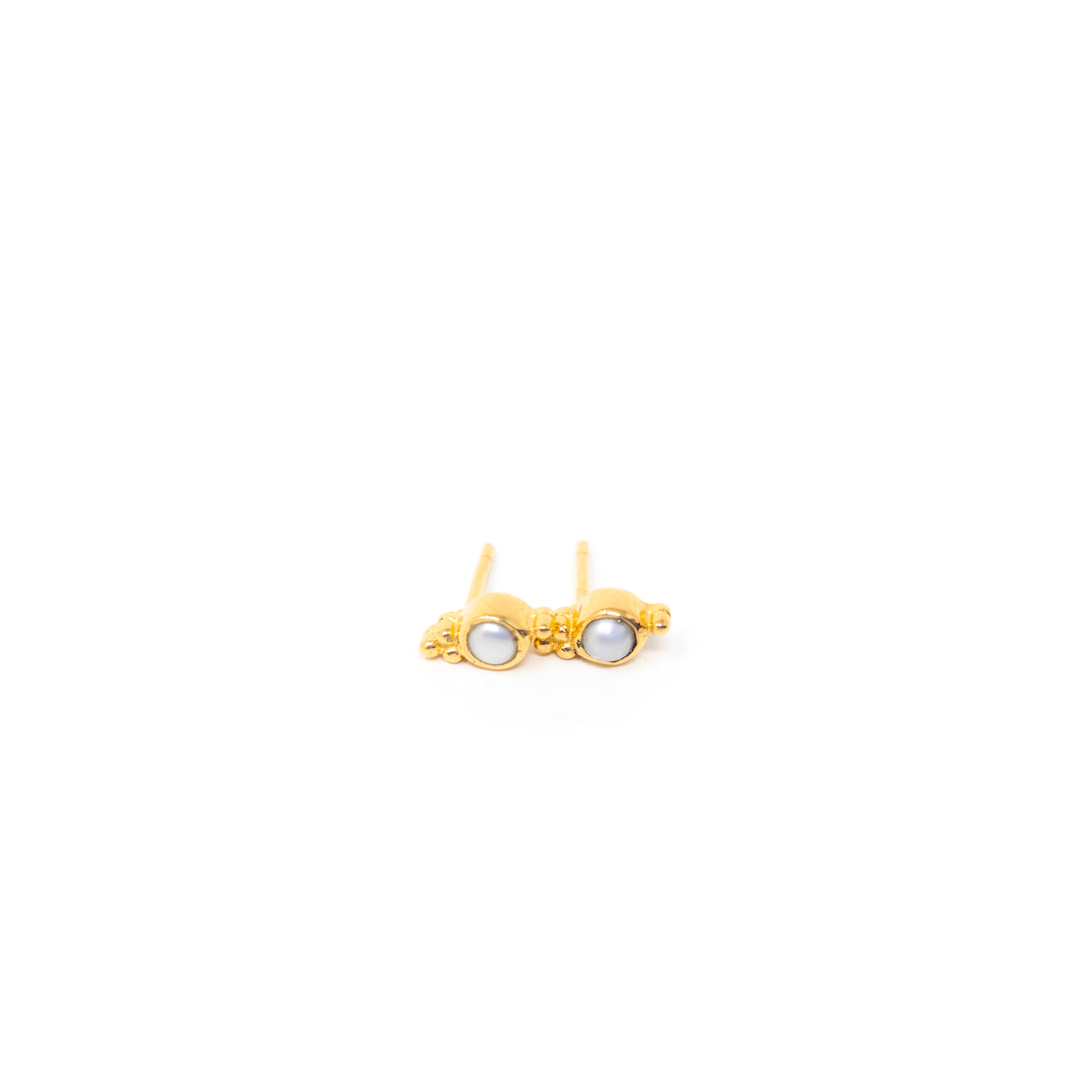 Heirloom Dainty Stud Pearl