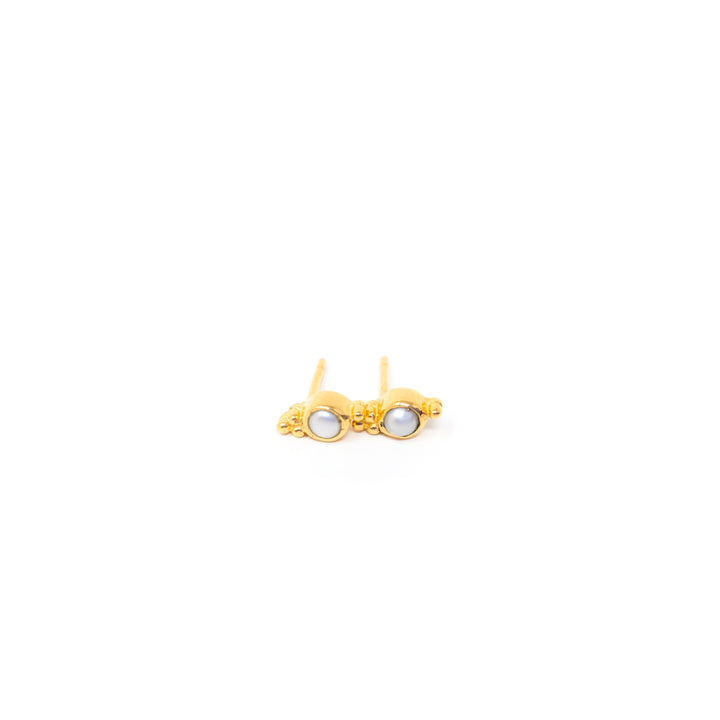 Heirloom Dainty Stud Pearl