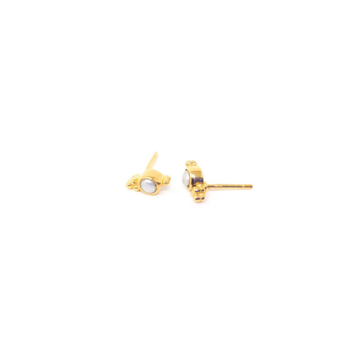 Heirloom Dainty Stud Pearl