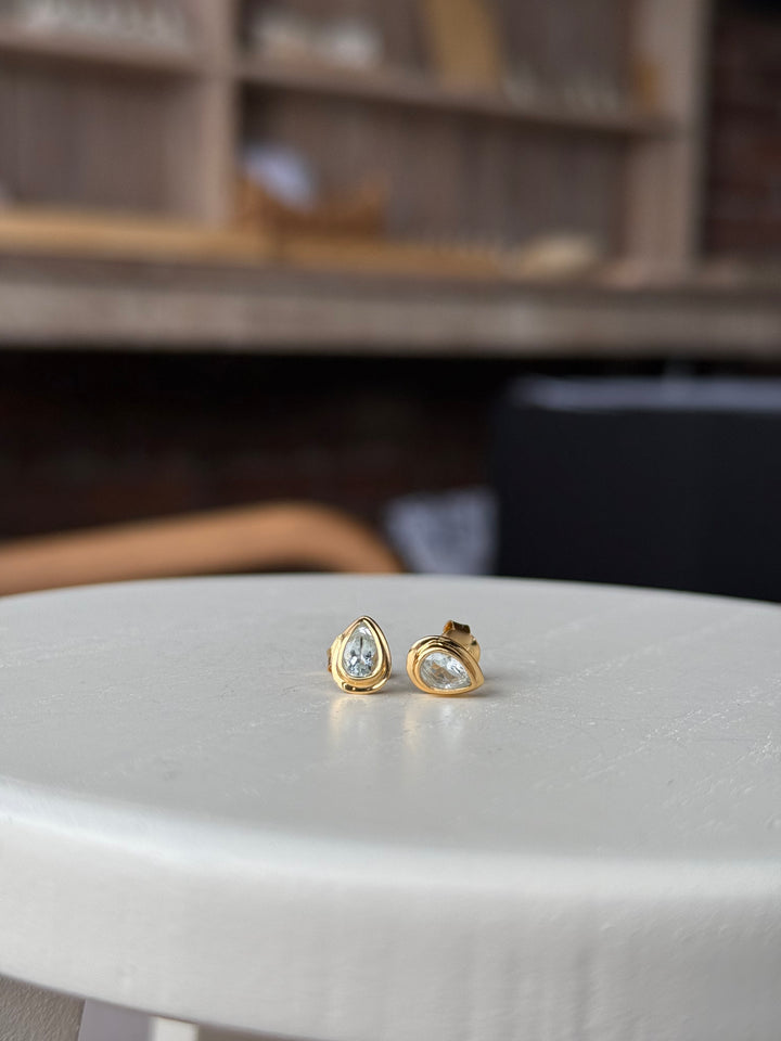 Heirloom Bezel Drop Stud
